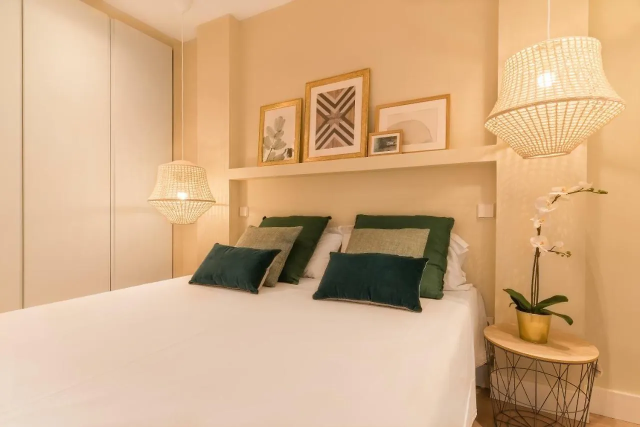 Comfort & Style In Madrid!!! 3Bd 2Bth+Terrace Apartment